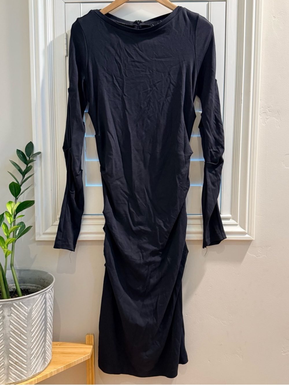 Nicole Miller Collection Sleek Black Long-Sleeve Midi Dress - Size Medium